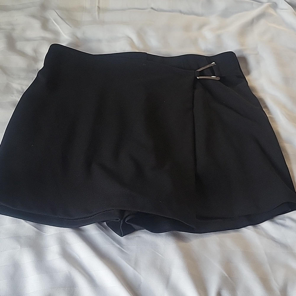 BOLD Elements Black Skort with Buckle Detail, Size: L